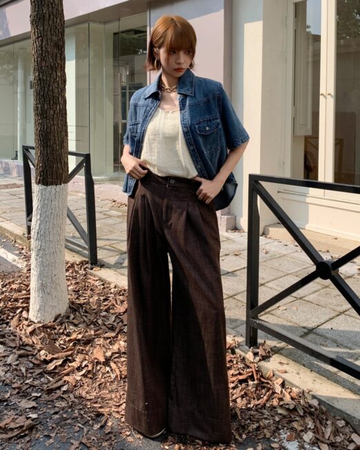 MELANI PLEATED WIDE LEG TROUSERS IN BROWN