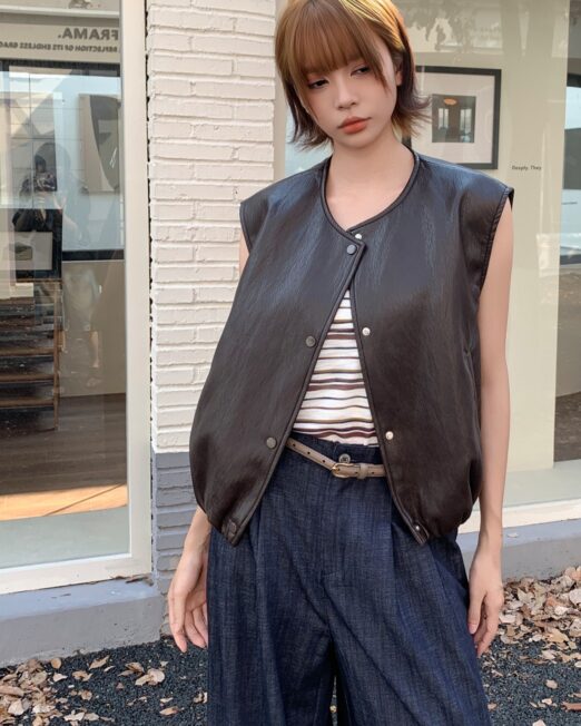 MELANI SLEEVELESS FAUX LEATHER VEST IN BROWN