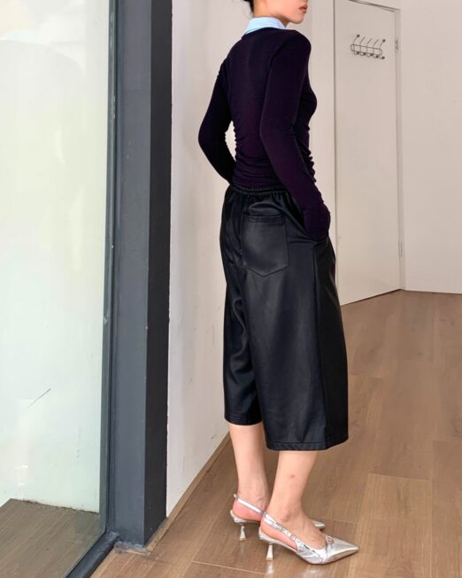 MELANI ELASTICATED WAIST FAUX LEATHER CROPPED PANTS