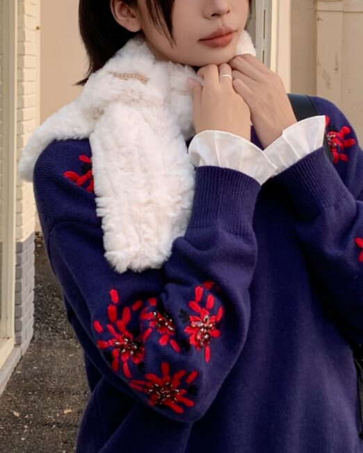 MELANI FAUX FUR SCARF IN WHITE